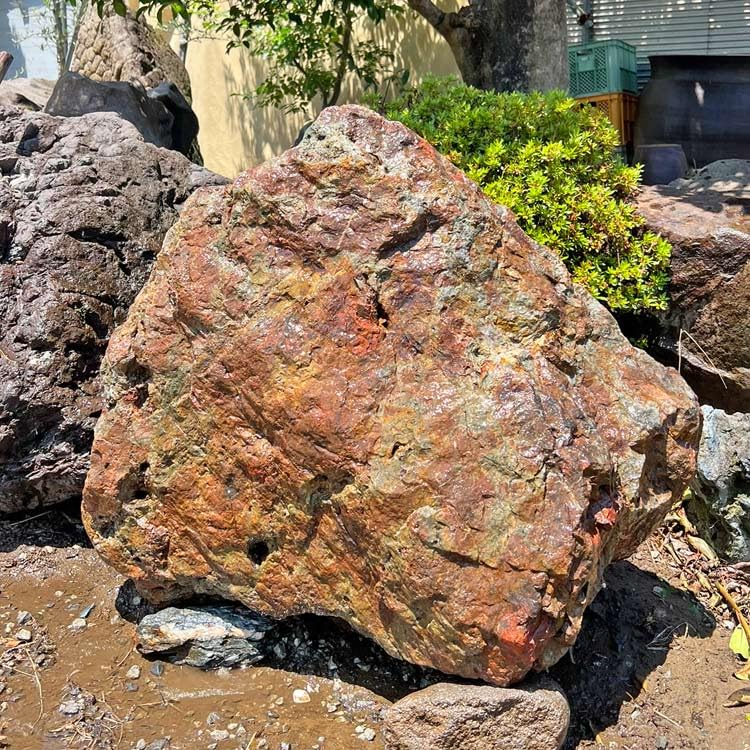 天然石 置物 赤褐色 金色、水石？ 北海道産 赤石 133キロ 庭石 鑑賞石 石 庭 ガーデニング 置物 オブジェ